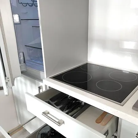 Apartman Stylish In The Centre -by Hik